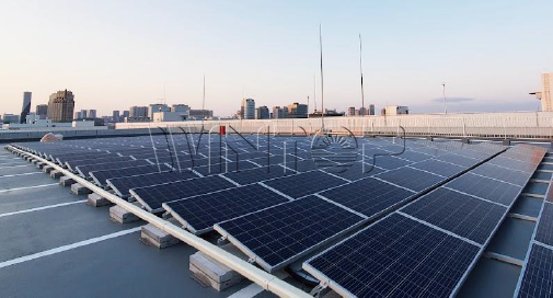 Piastra di fondo fotovoltaica per molo in cemento