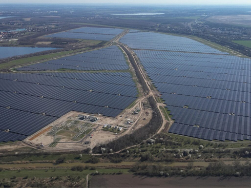 La più grande centrale fotovoltaica d'Europa è collegata con successo alla rete