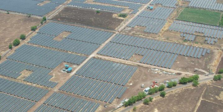 ADB firma un contratto di prestito con il quarto partner per un impianto solare da 25 MW