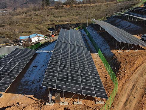 Sistema di montaggio a terra del pannello solare da 199KW in Corea
