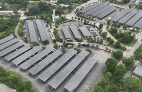 Lo zoo di Cincinnati fornisce energia al sistema di parcheggio ad energia solare